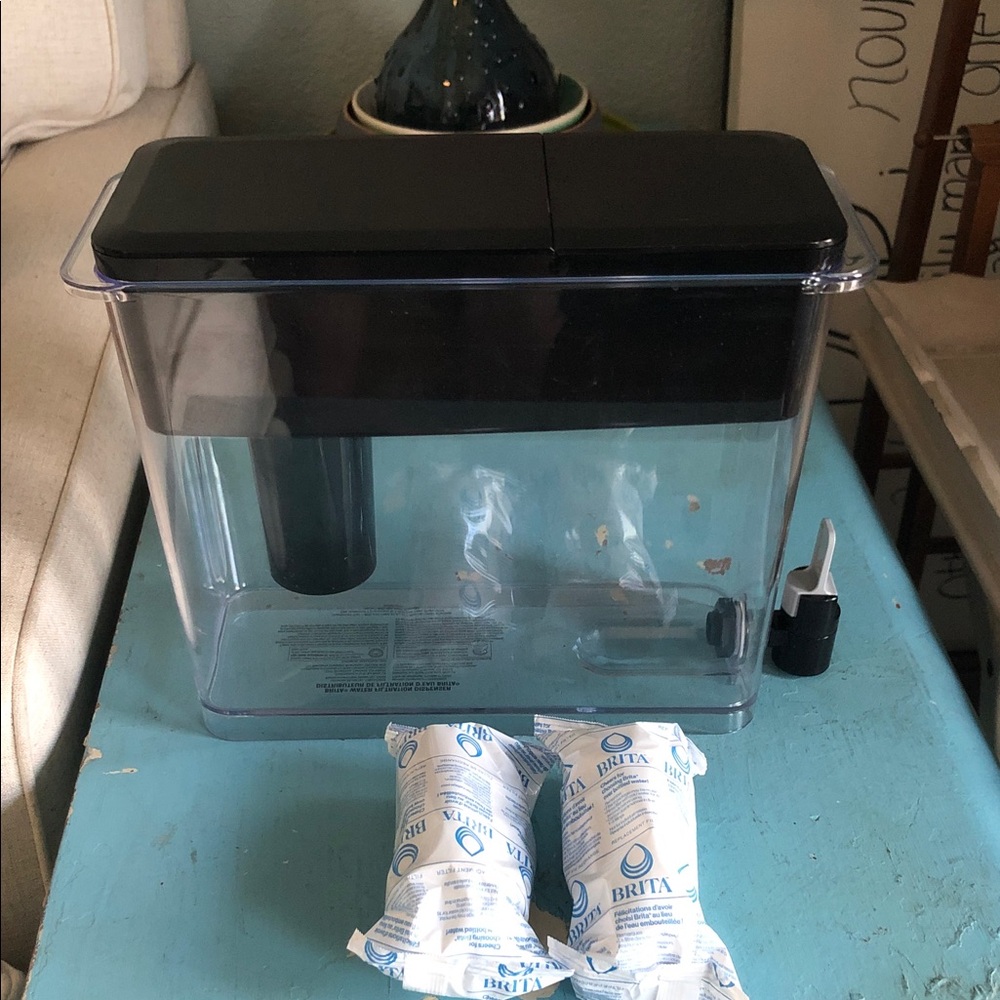 BRITA 27 CUP COUNTERTOP WATER FILTRATION DISPENSER